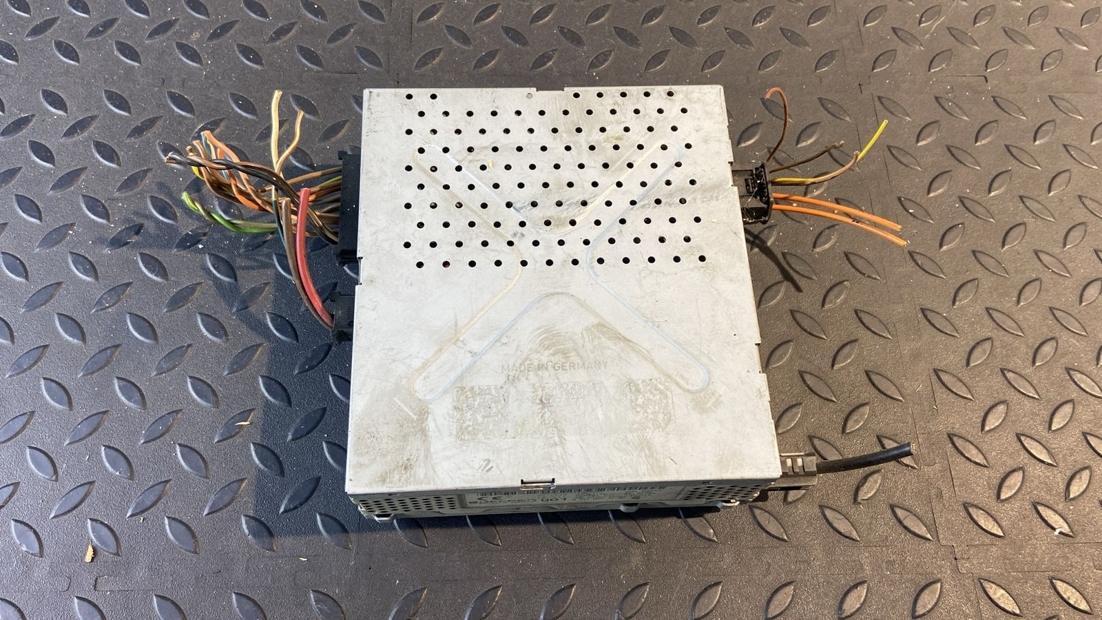 Усилитель акустический Mercedes E/W211 2002-2009