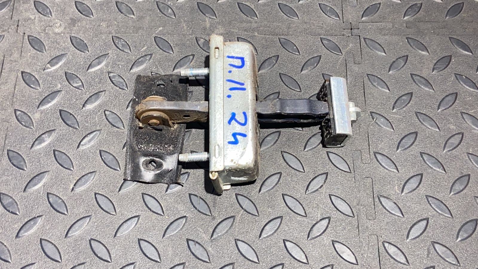 Ограничитель двери передний левый Ford Transit 2006-2013