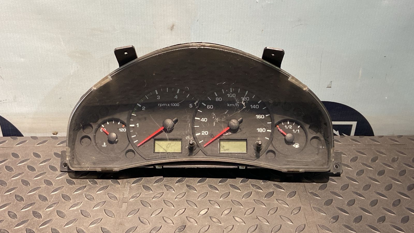 Комбинация приборов (Щиток) Ford Transit 2000-2006