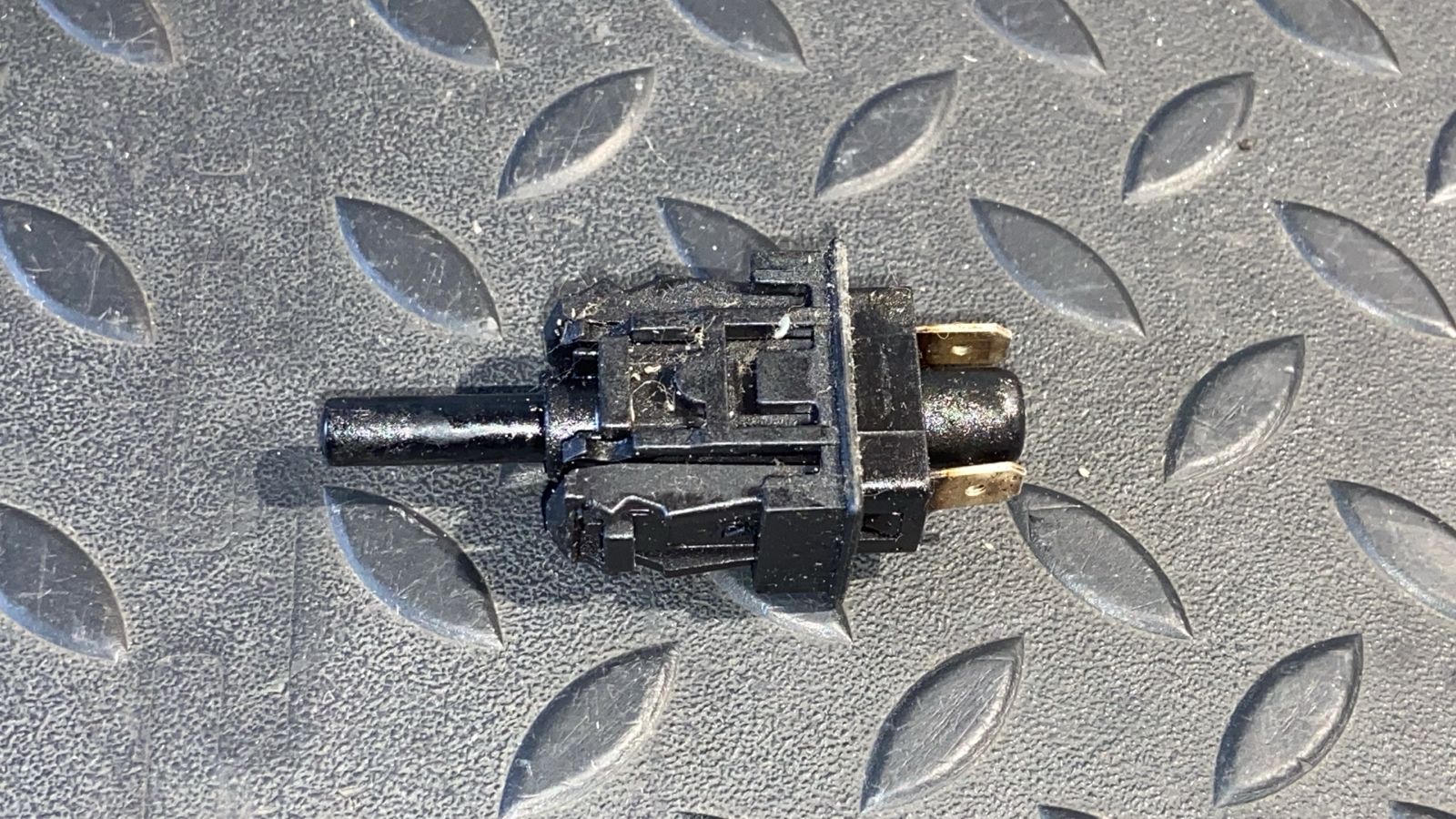 Датчик включения стопсигнала Mercedes E/W211 2002-2009