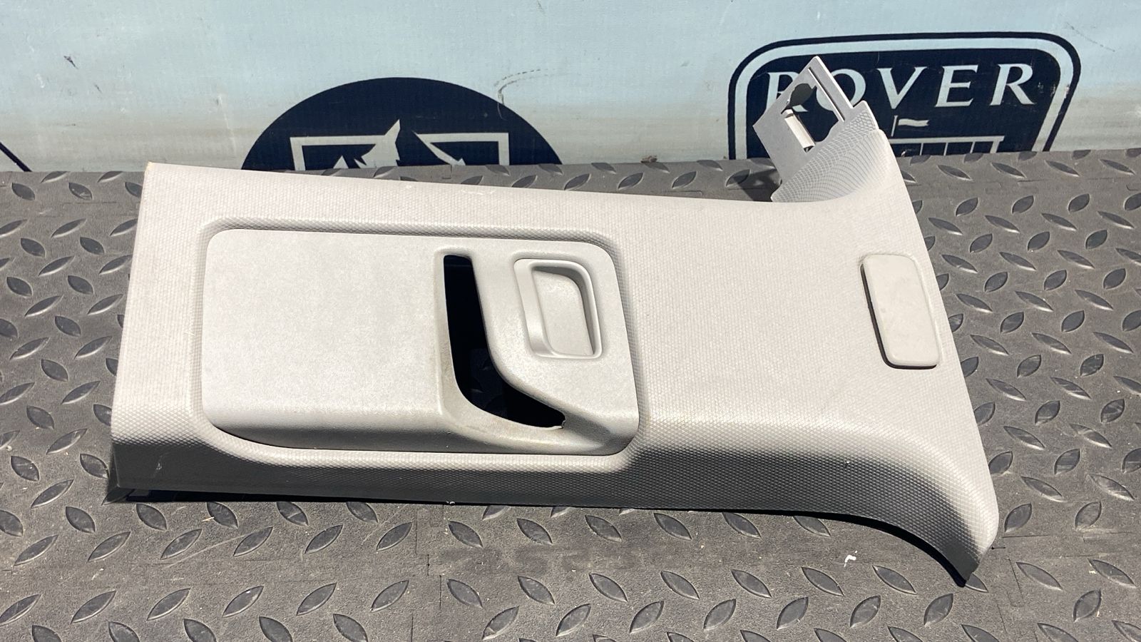 Обшивка стойки задняя левая Opel Zafira/B 2005-2014