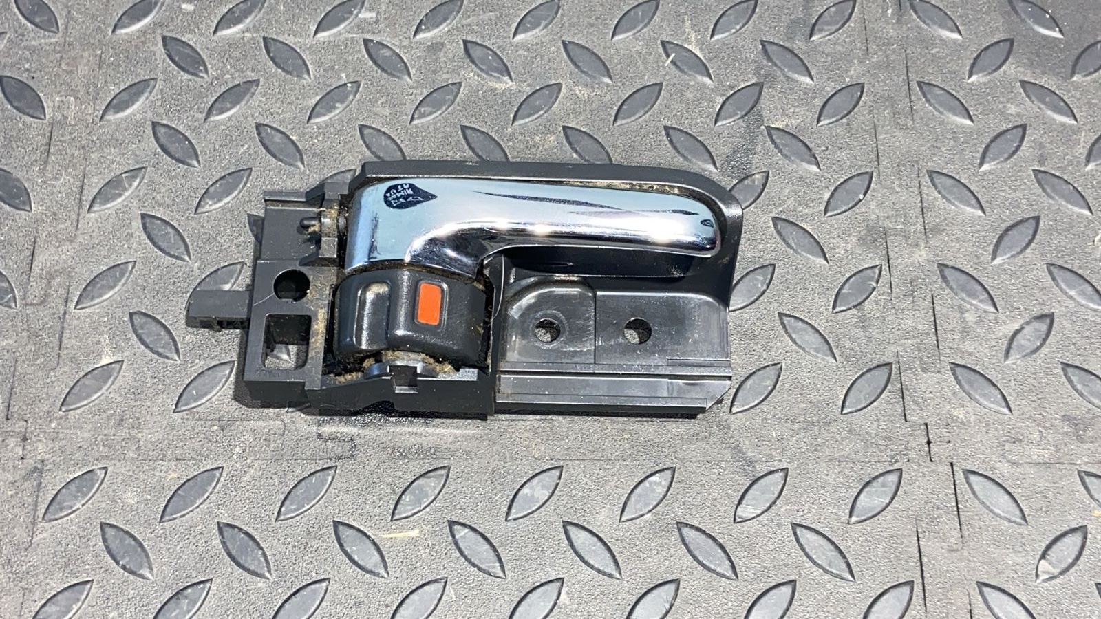 Ручка двери задняя правая Toyota Avensis/2 2003-2009