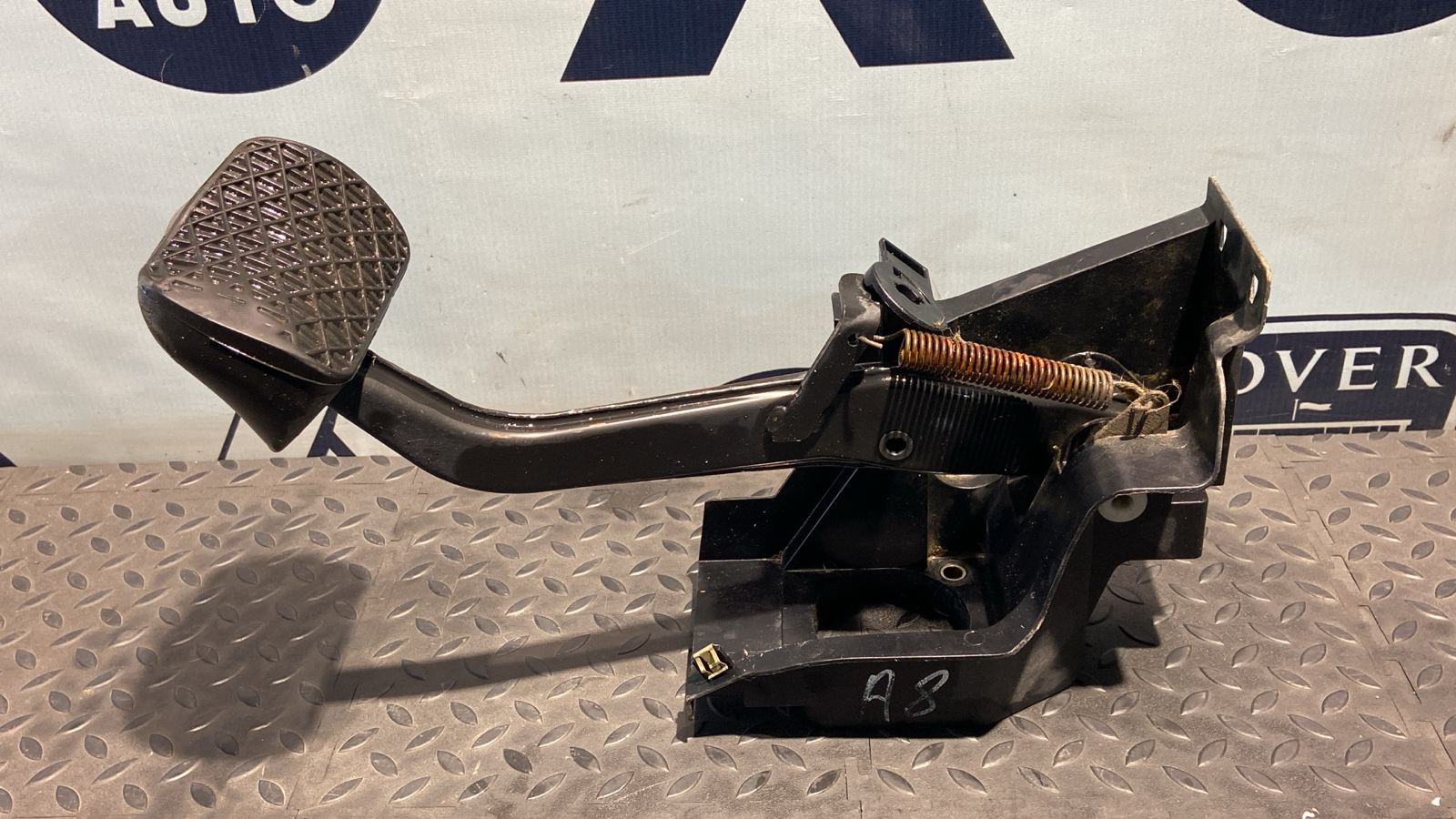 Педаль тормоза Mercedes C/W203 2000-2008