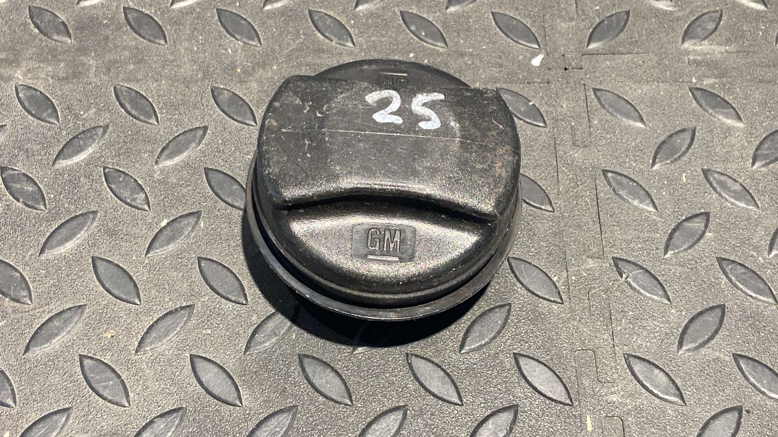 Крышка топливного бака Opel Zafira/B 2005-2014