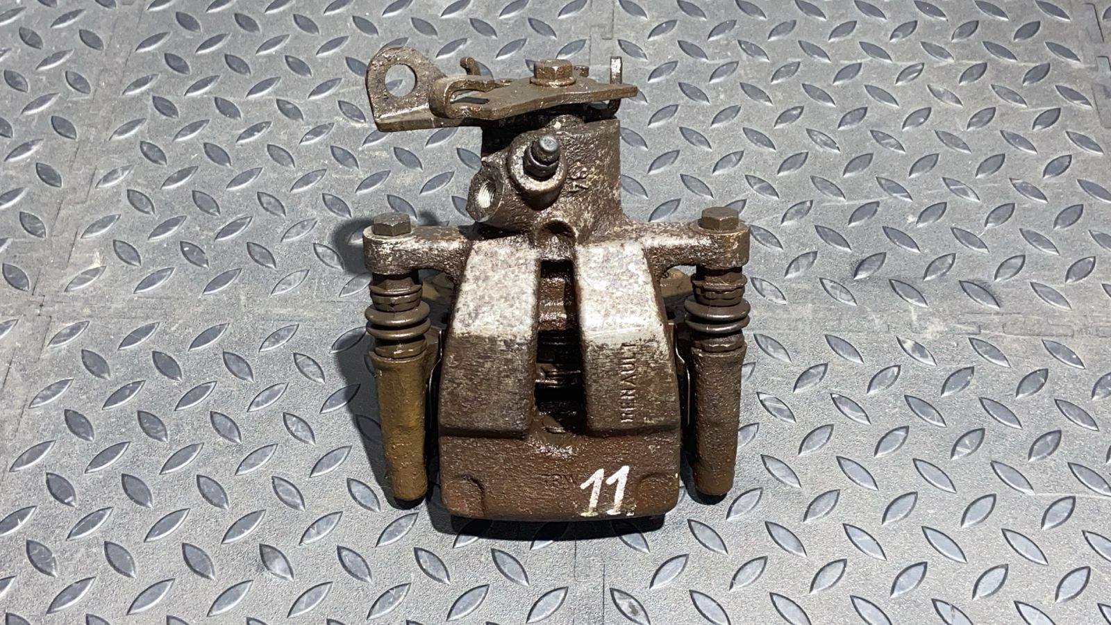 Суппорт задний левый Renault Megane/2 2002-2009