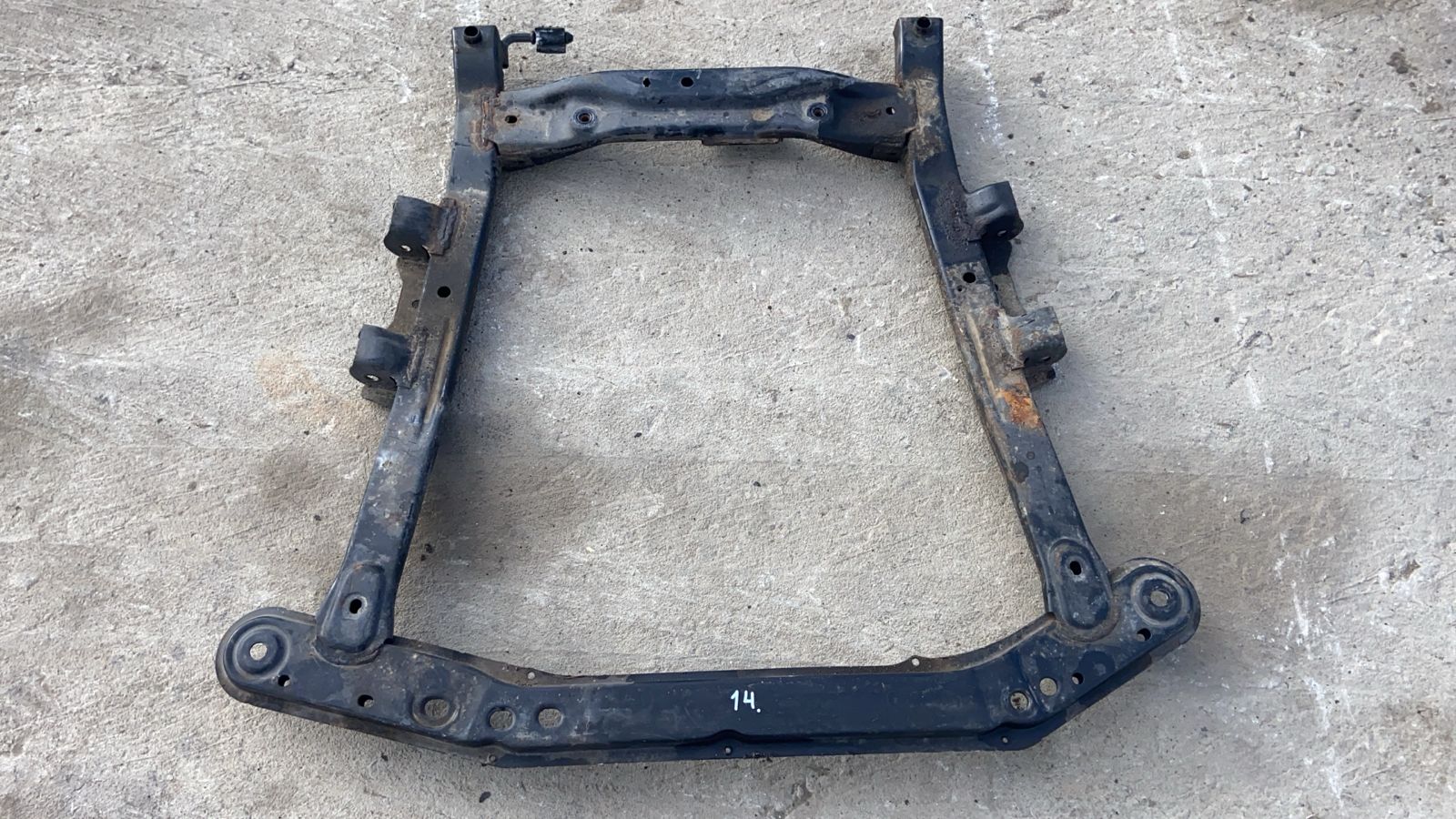 Балка передняя (Подрамник) Renault Sandero 2009-2014