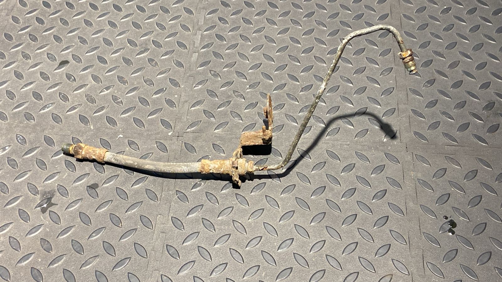 Шланг тормозной задний Ford Focus 1998-2007