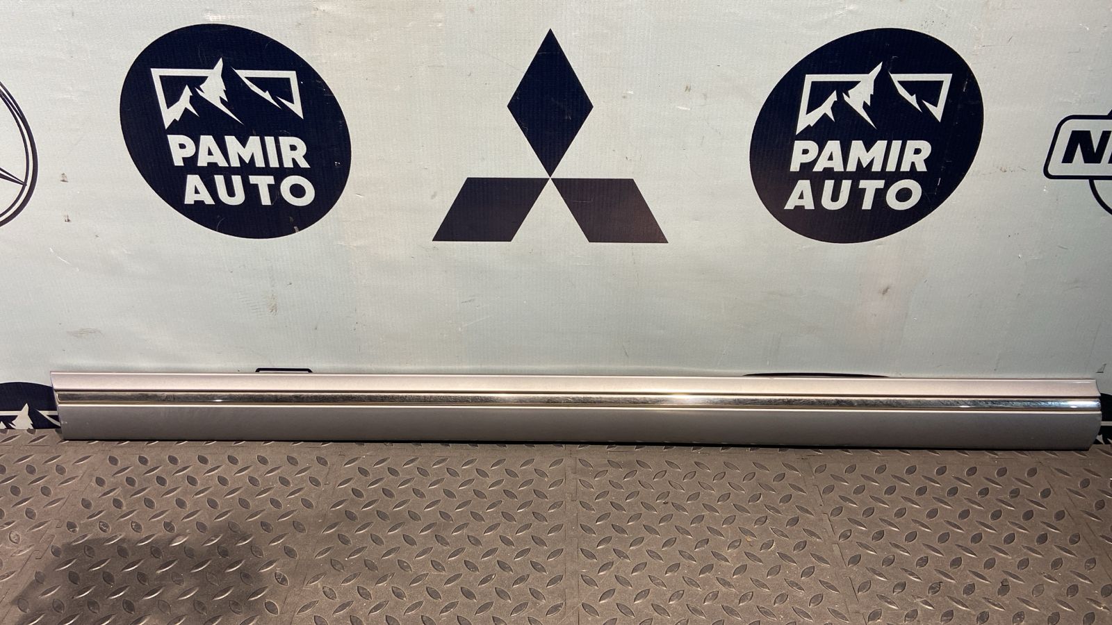 Молдинг двери передний левый Mercedes E/W210 1995-2003