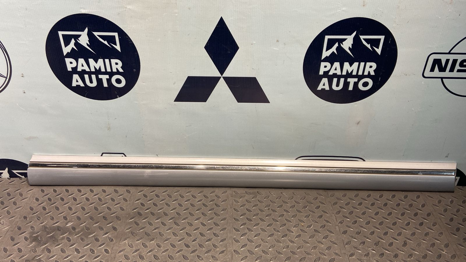 Молдинг двери передний правый Mercedes E/W210 1995-2003