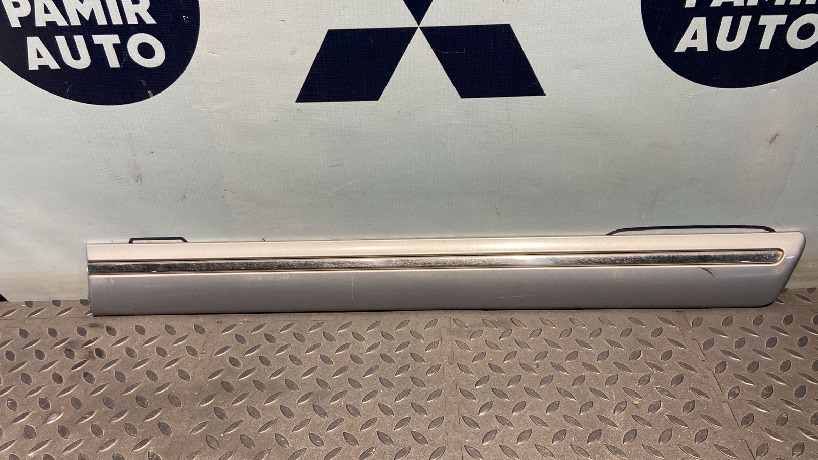 Молдинг двери задний левый Mercedes E/W210 1995-2003