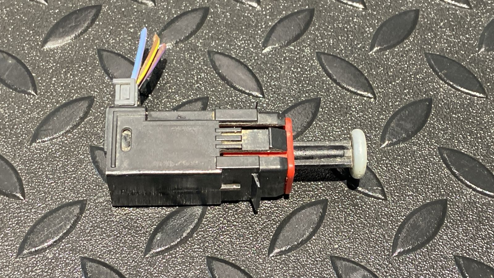 Датчик включения стопсигнала Opel Corsa/D 2006-2014