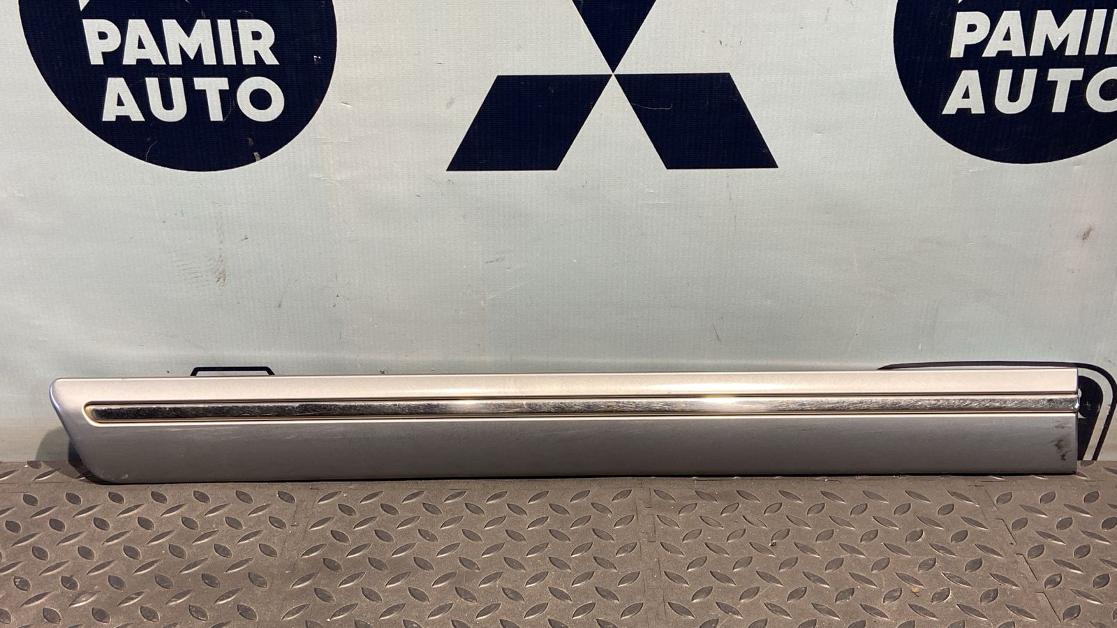 Молдинг двери задний правый Mercedes E/W210 1995-2003