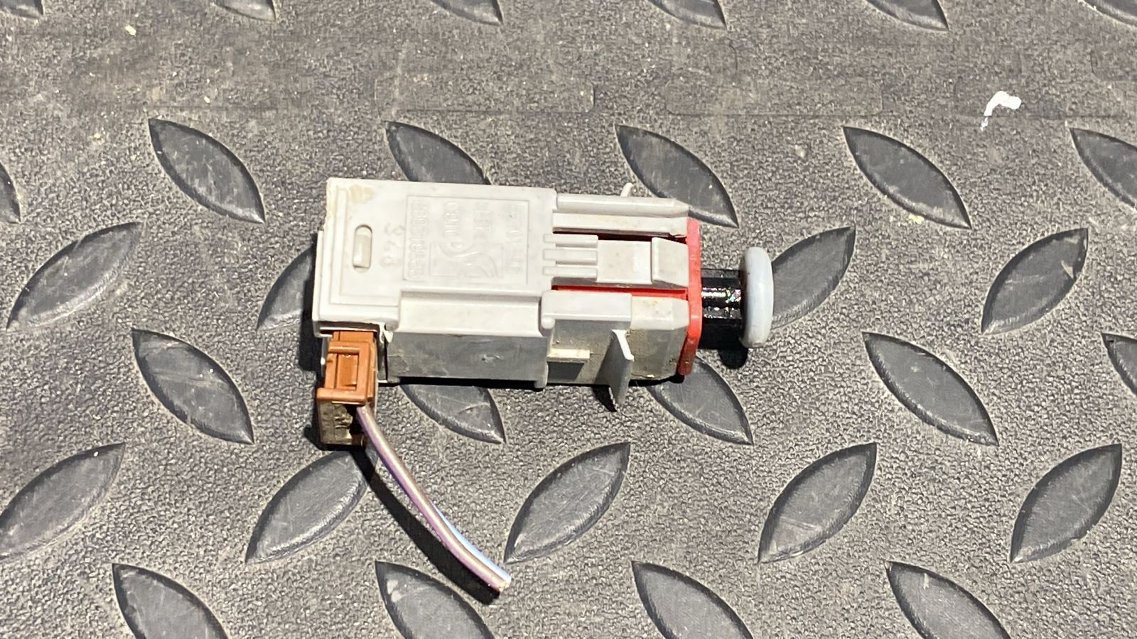 Датчик включения стопсигнала Opel Corsa/D 2006-2014