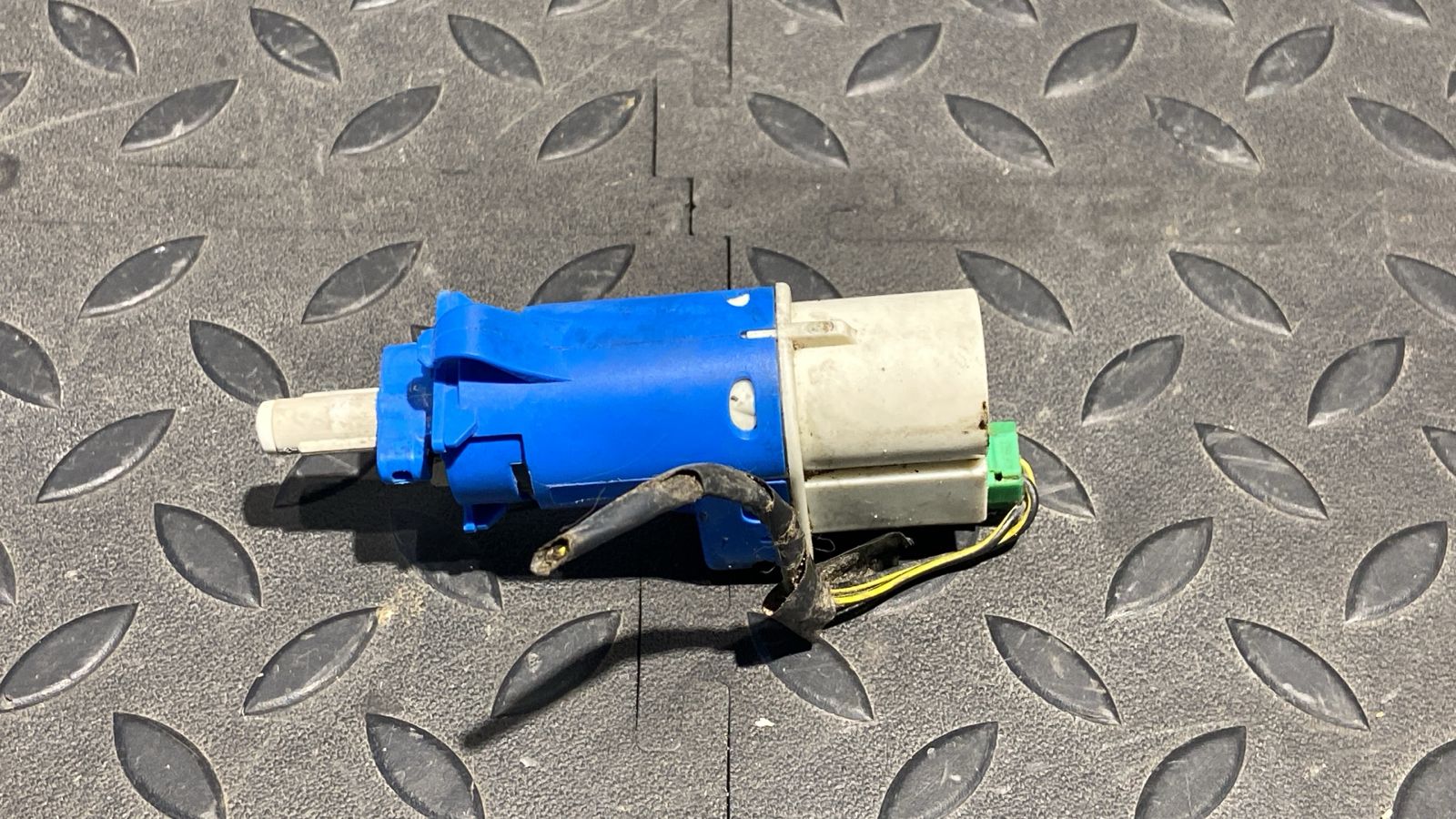 Датчик включения стопсигнала Ford Focus/2 2004-2011