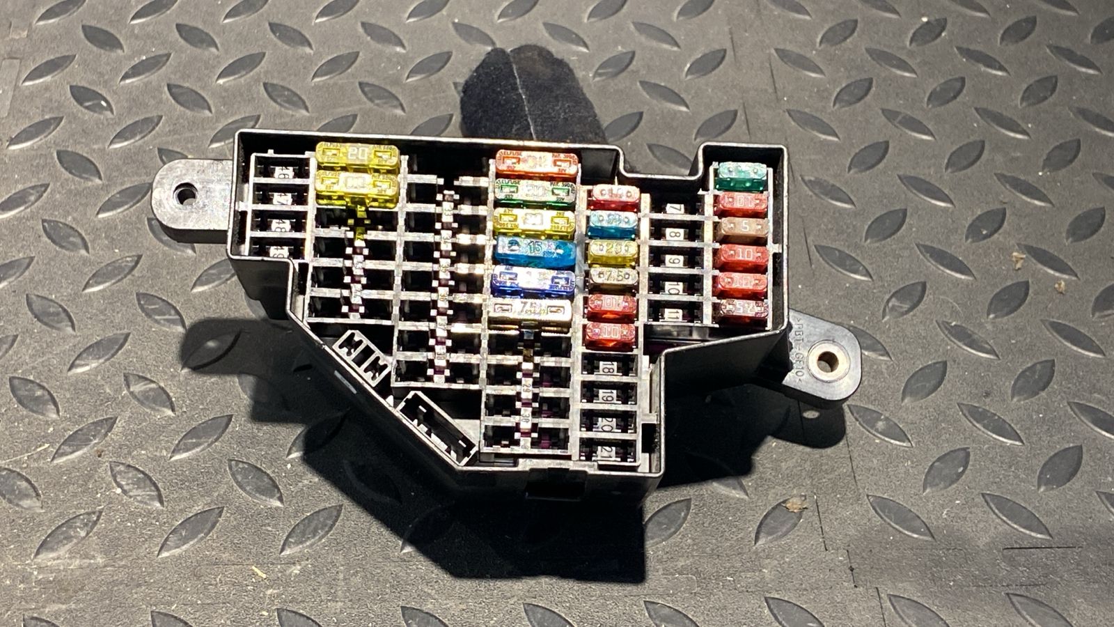 Блок предохранителей Volkswagen Golf/5 2003-2009