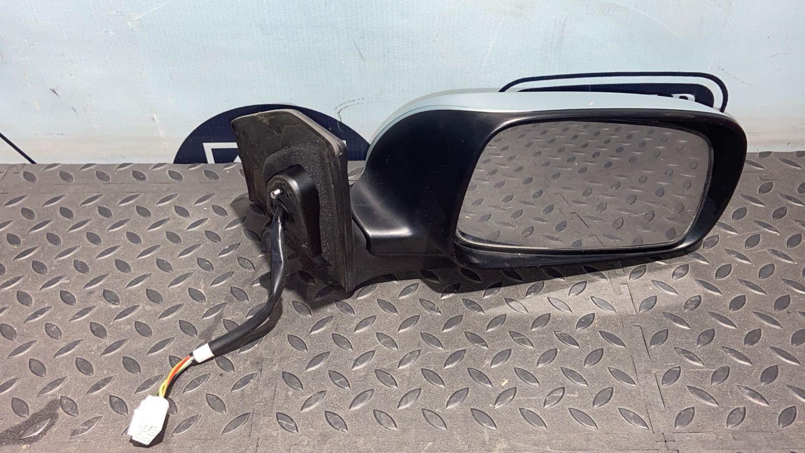 Зеркало правое Toyota Avensis/2 2003-2009