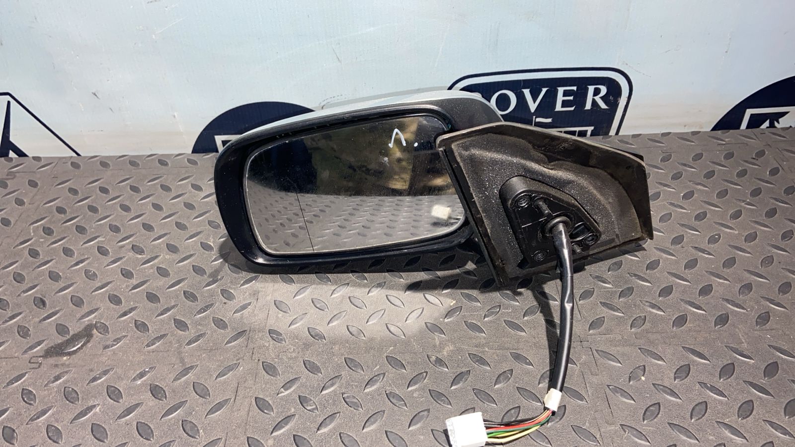 Зеркало левое Toyota Avensis/2 2003-2009