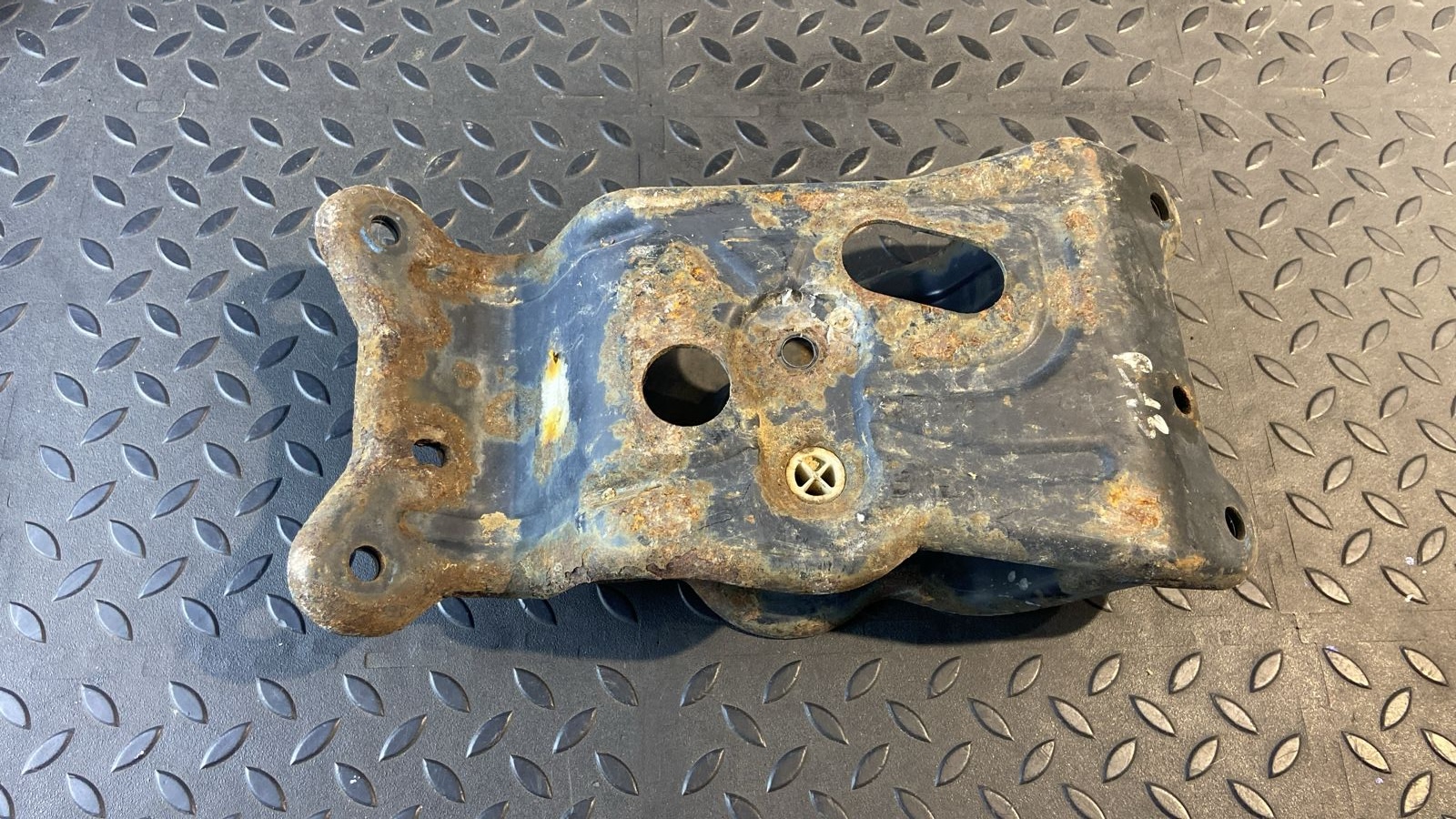 Кронштейн рычага задний Mercedes B/W245 2005-2011