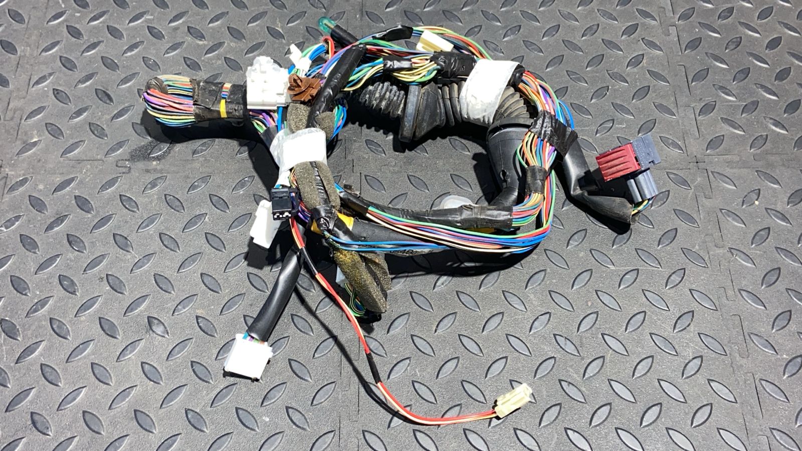 Проводка двери передняя левая Toyota Avensis/2 2003-2009