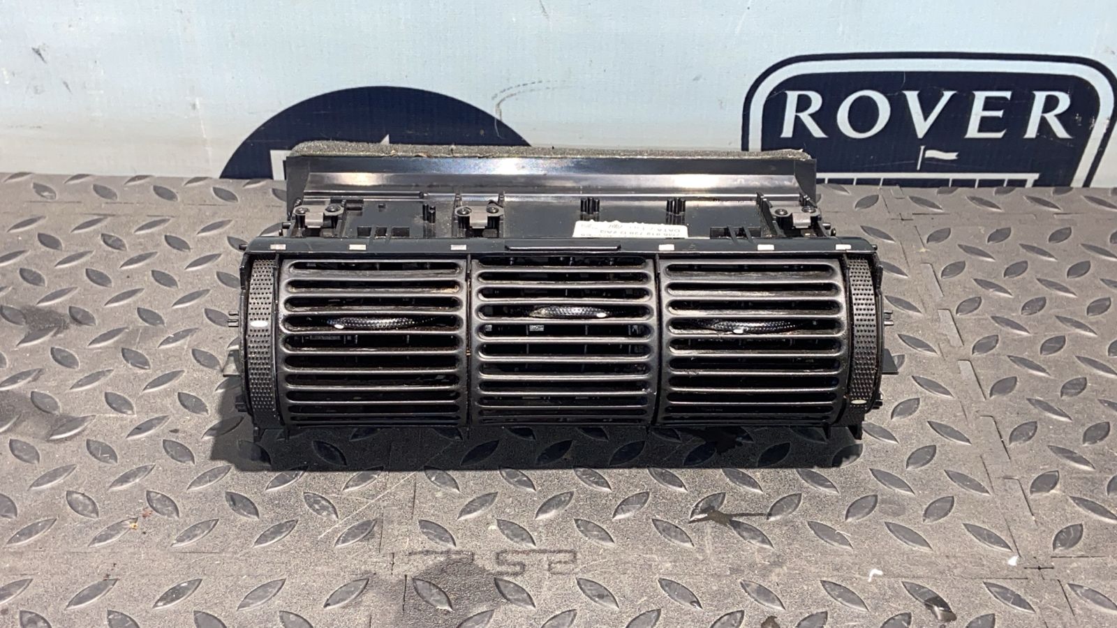 Дефлектор воздушный центральный Ford Galaxy 1995-2006