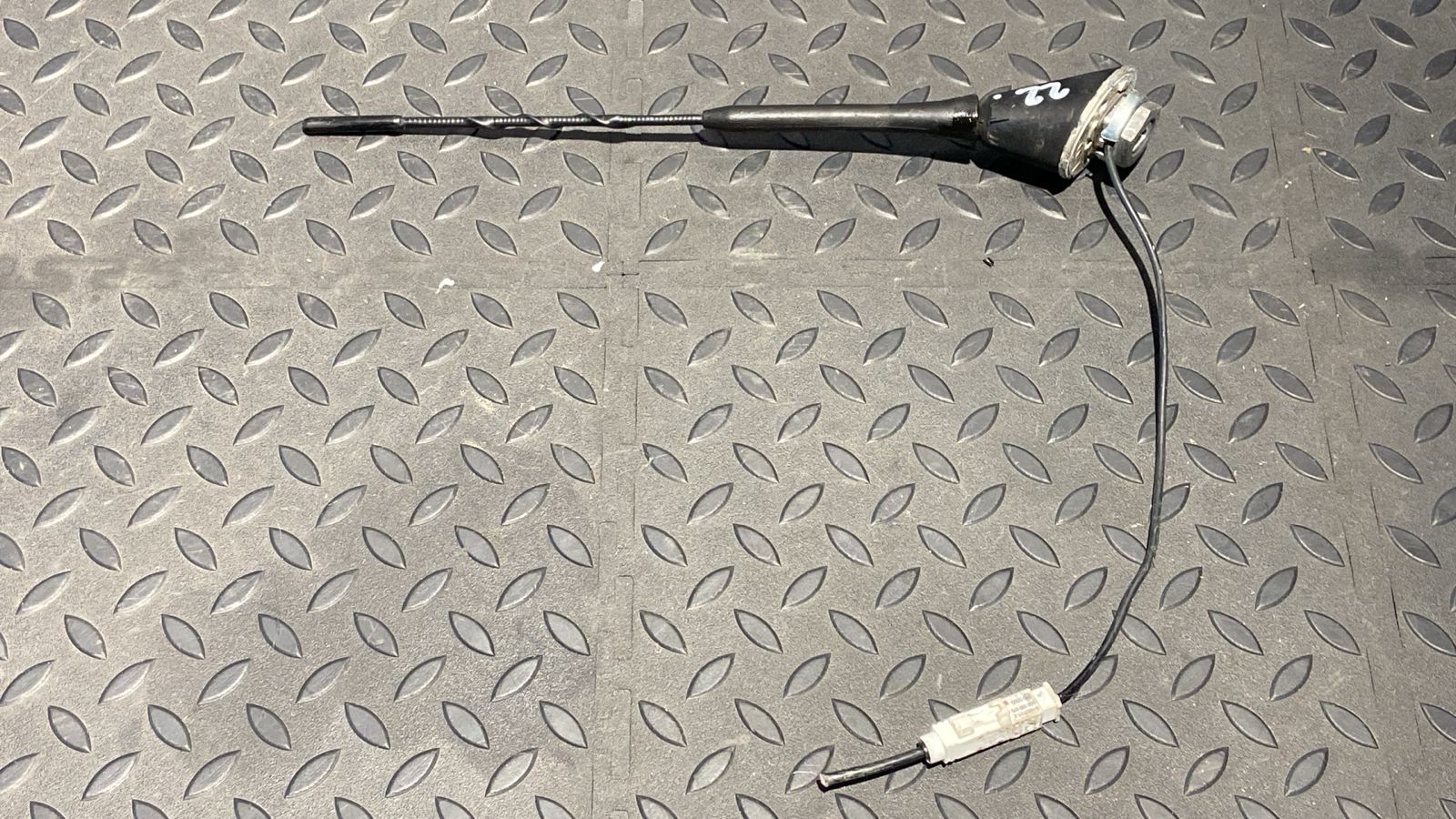 Антенна Volkswagen Golf/5 2003-2009