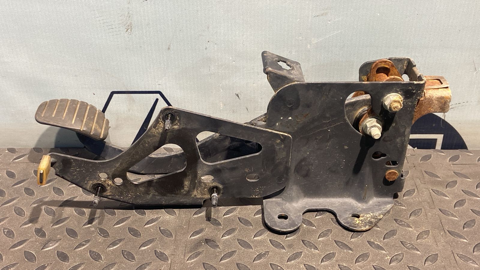 Педаль тормоза Renault Scenic/2 2003-2009