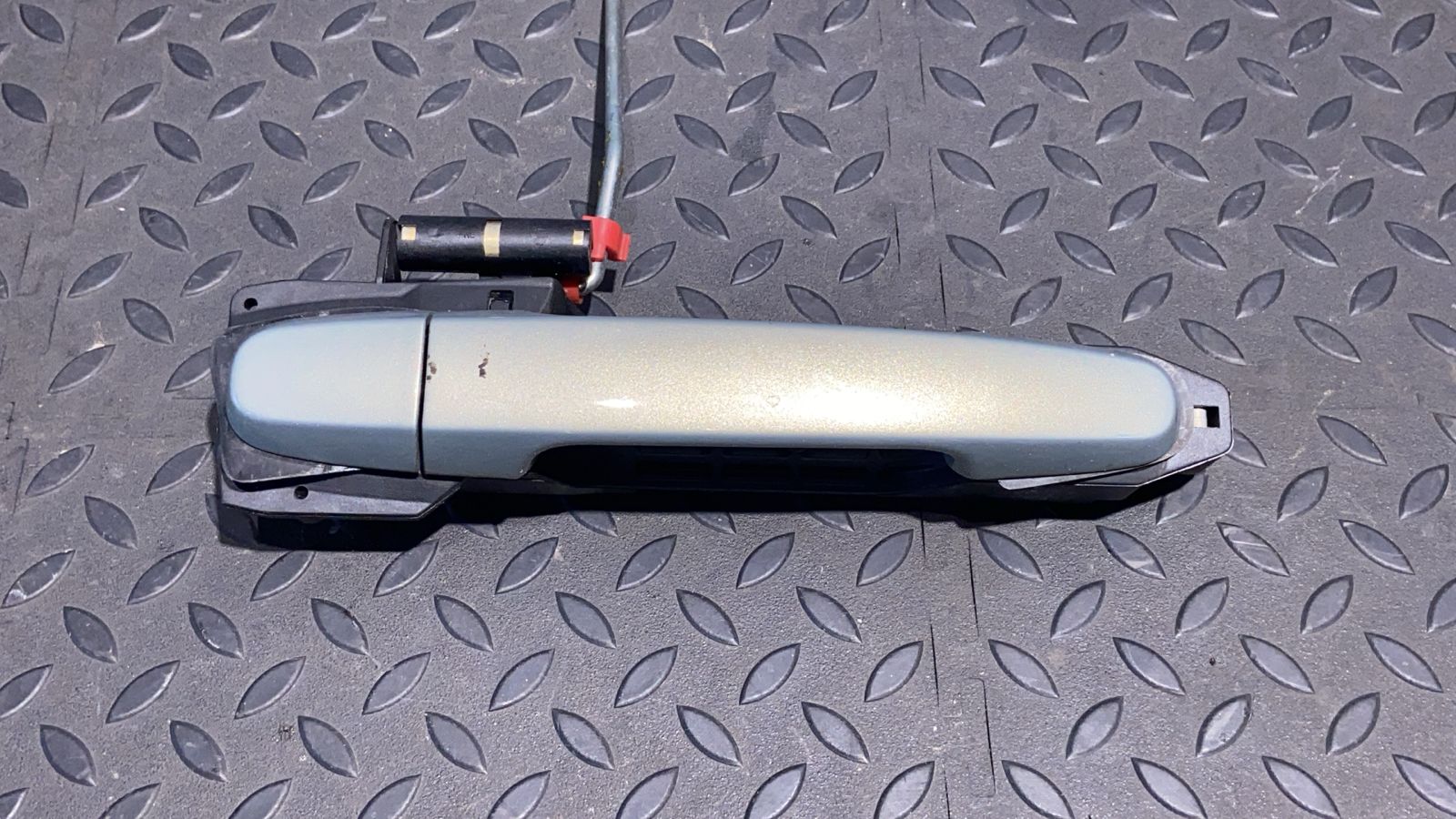 Ручка двери передняя правая Toyota Avensis/2 2003-2009