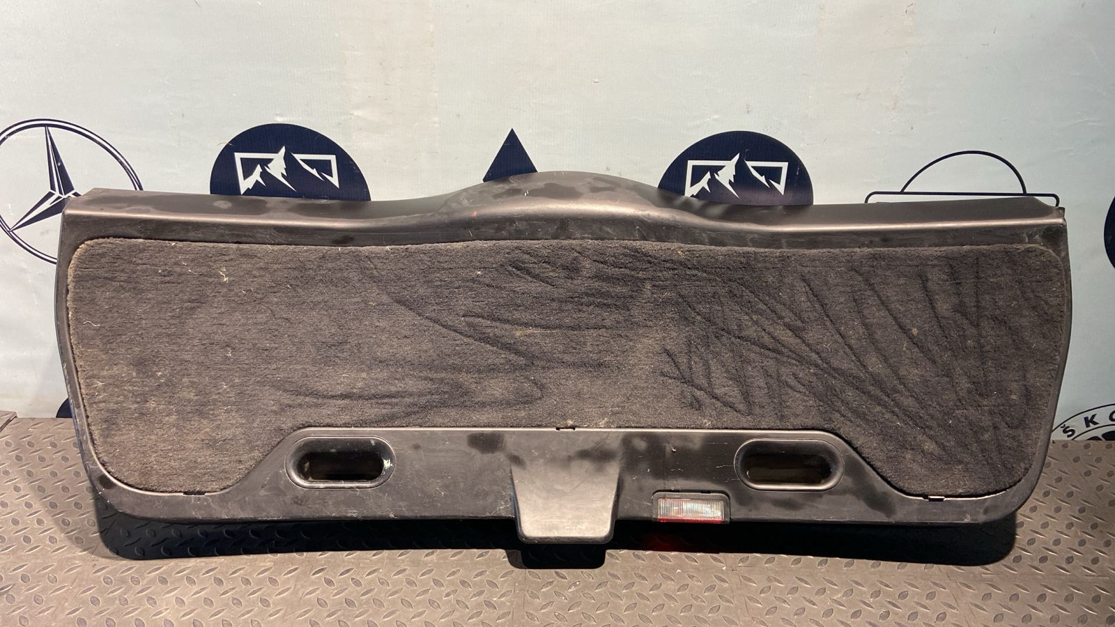 Обшивка крышки багажника BMW 3/E46 1998-2007