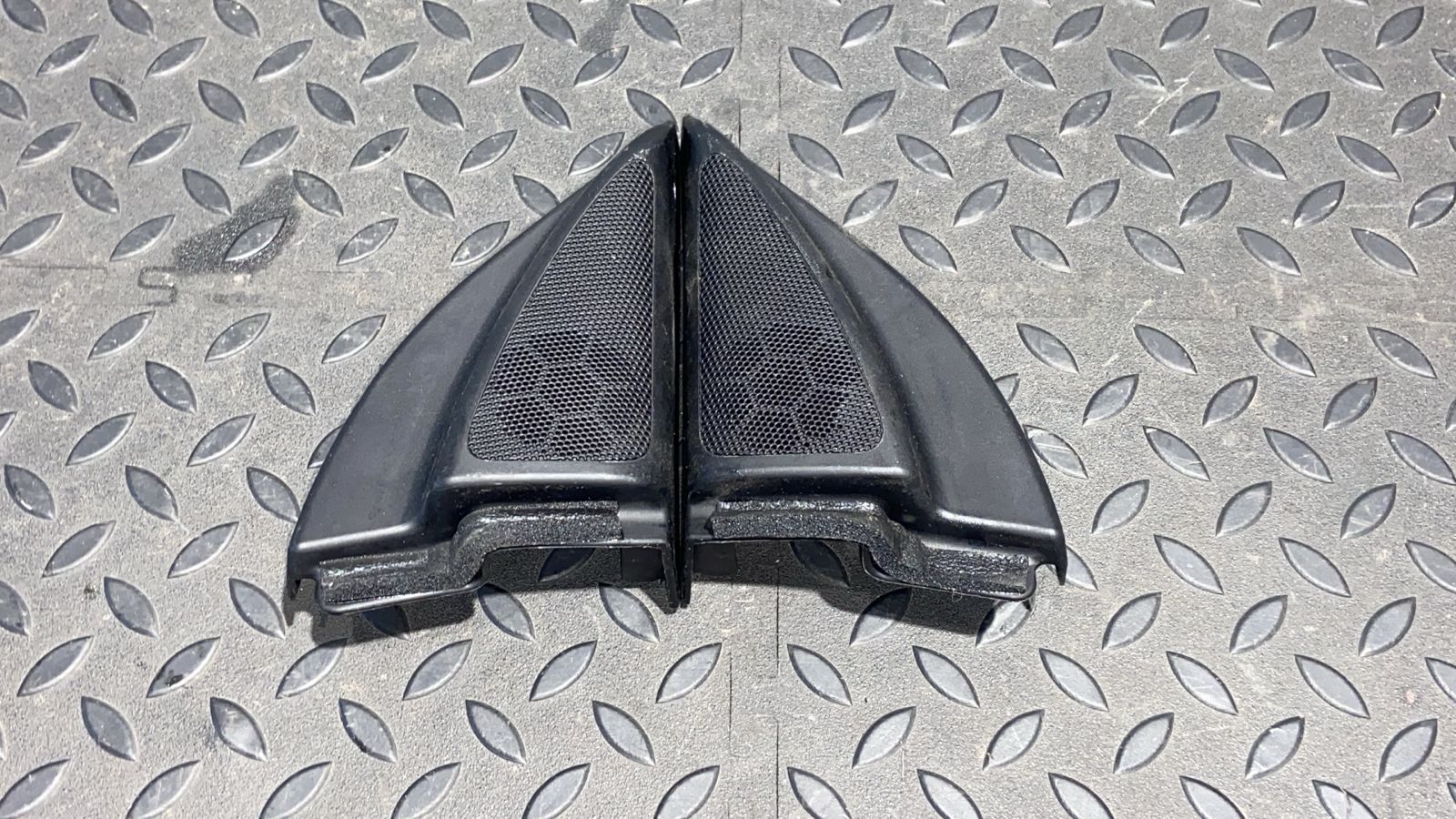 Накладка зеркала Toyota Avensis/2 2003-2009