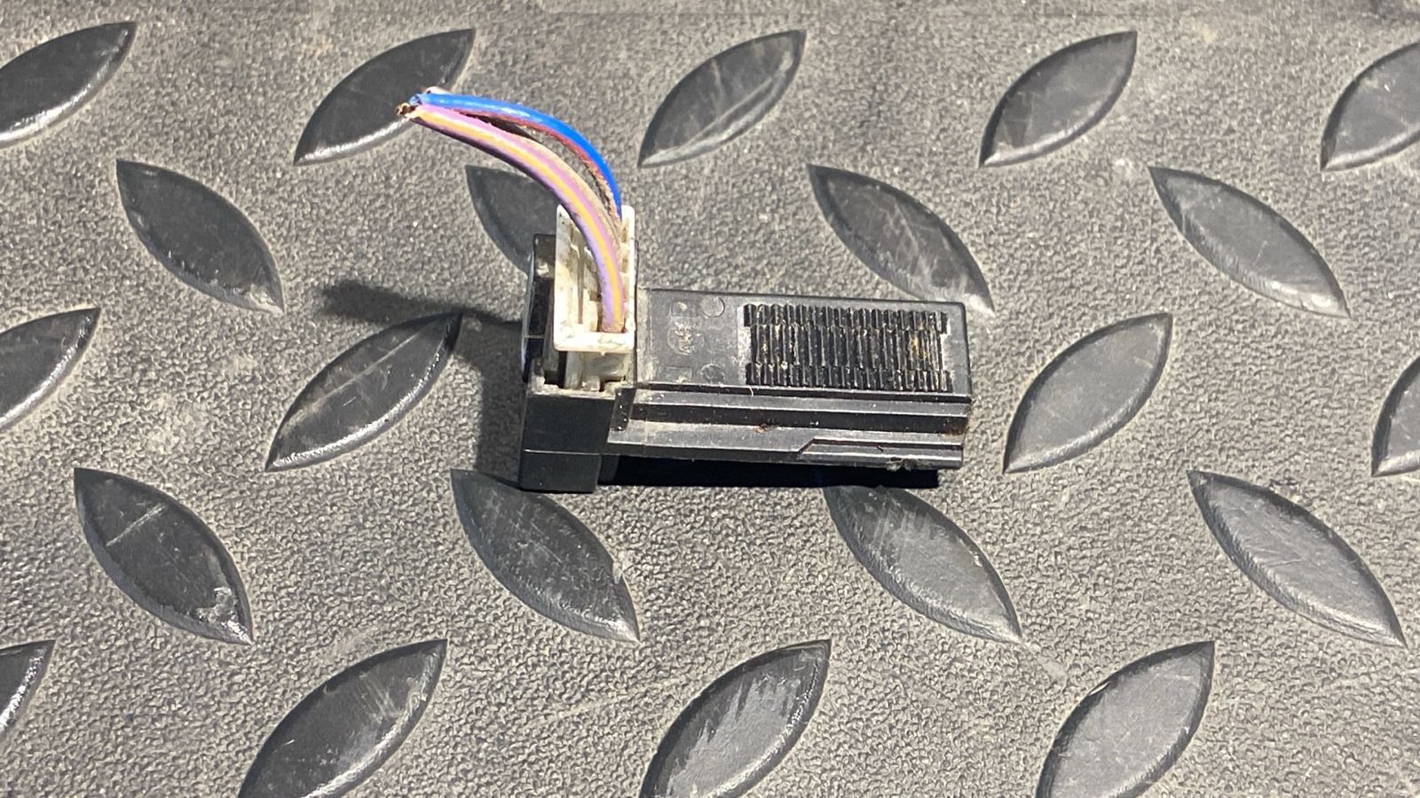 Датчик включения стопсигнала BMW 5/E39 1995-2004