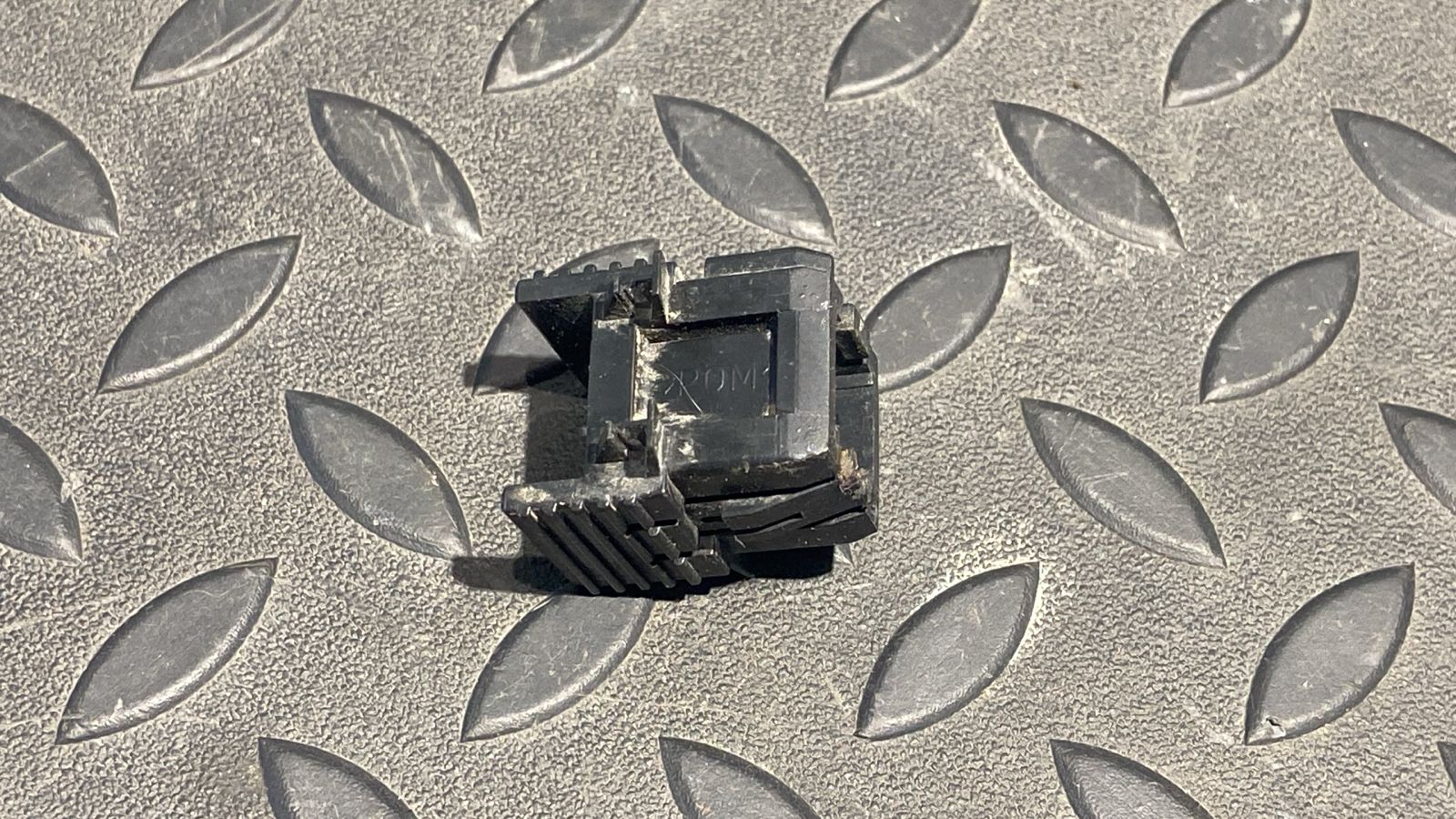 Кронштейн датчика стопсигнала BMW 5/E39 1995-2004