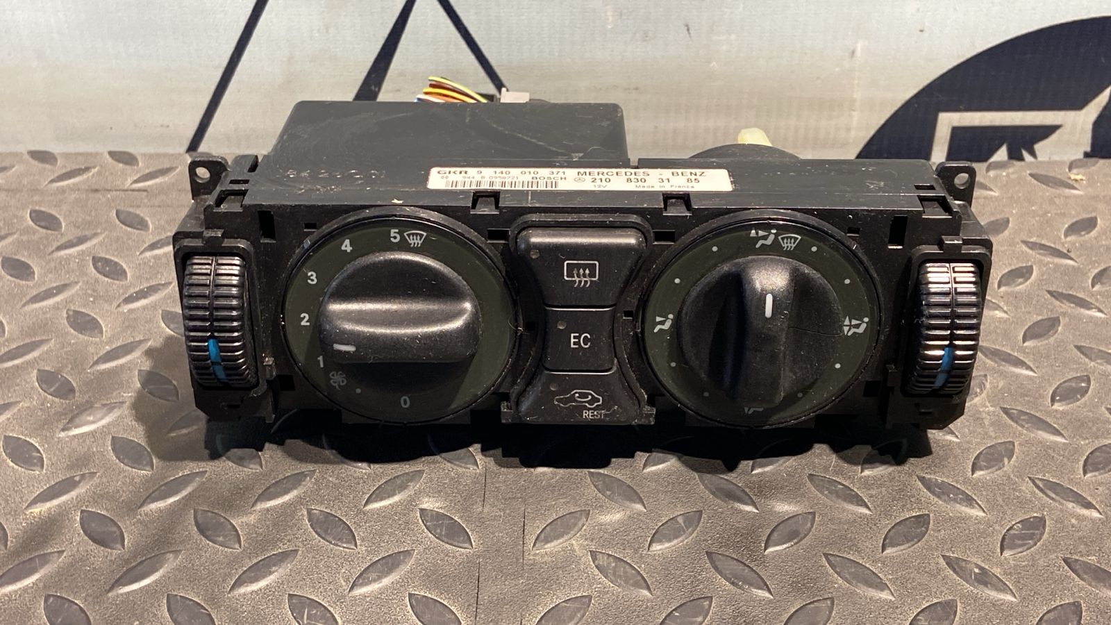 Блок управления отопителем Mercedes E/W210 1995-2003