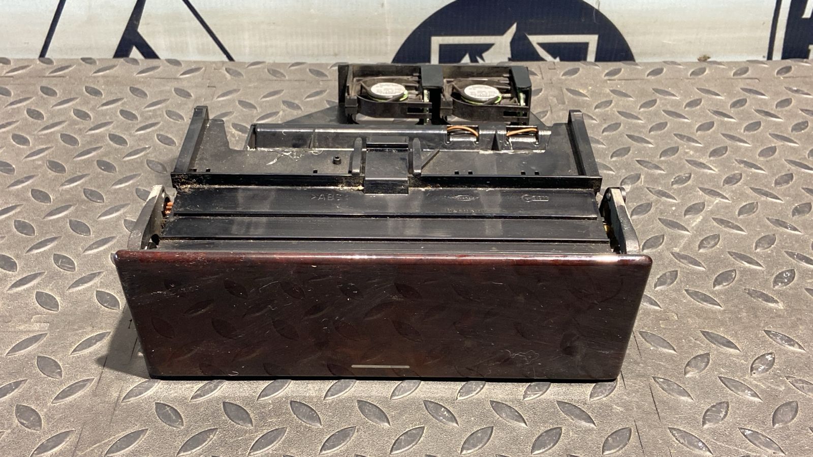 Бардачок Mercedes E/W210 1995-2003