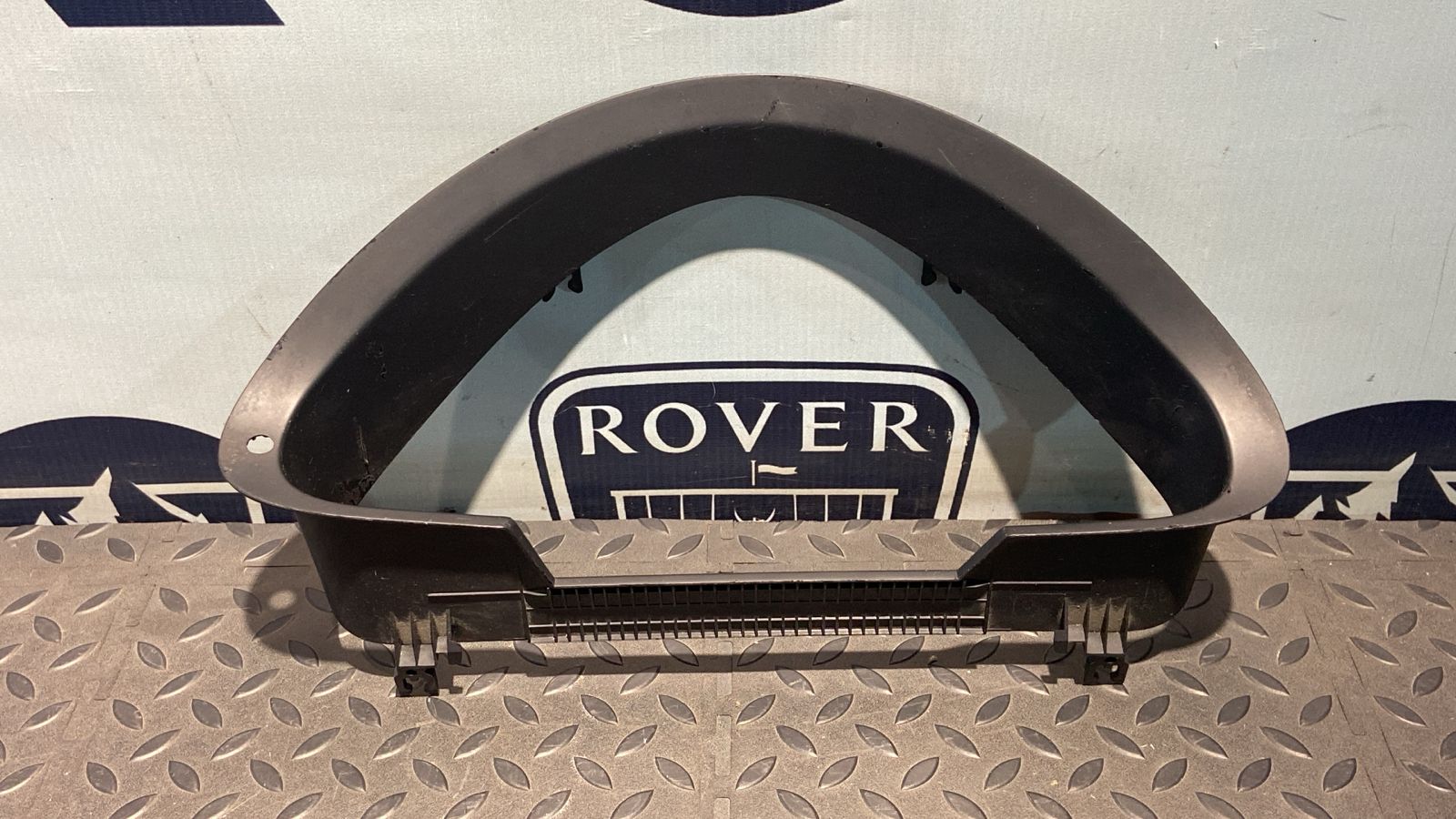 Накладка на торпедо Mercedes E/W211 2002-2009