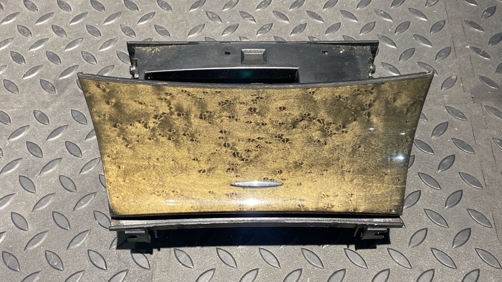 Пепельница Mercedes E/W211 2002-2009