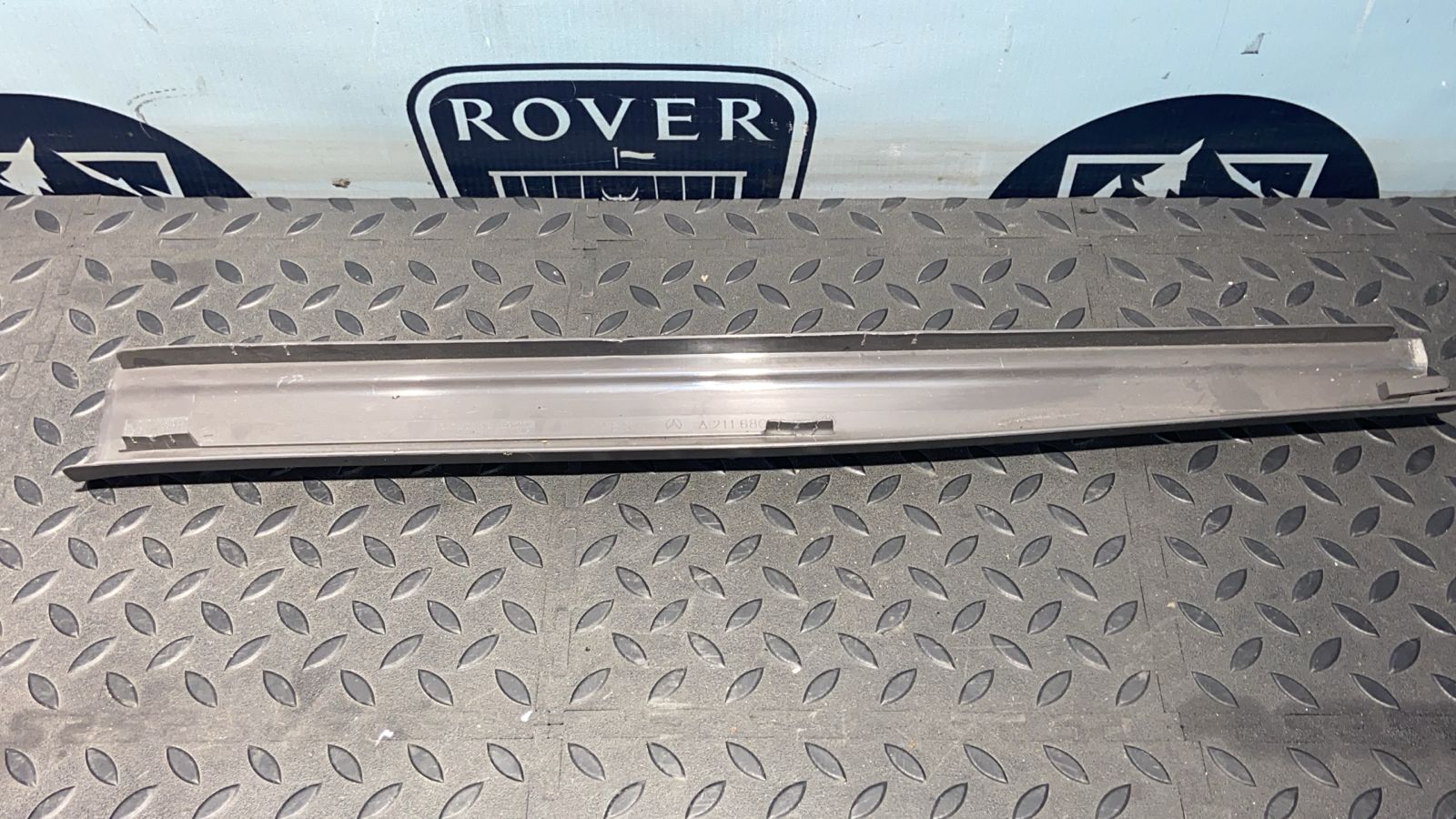 Накладка порога передняя правая Mercedes E/W211 2002-2009