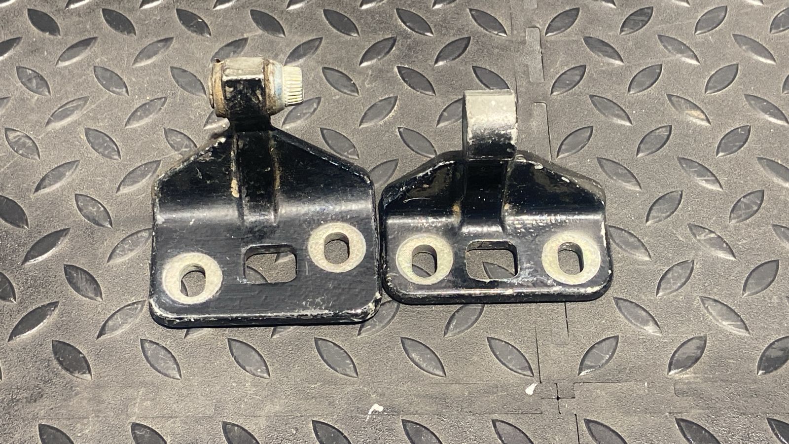 Петля двери задняя правая Mercedes C/W203 2000-2008