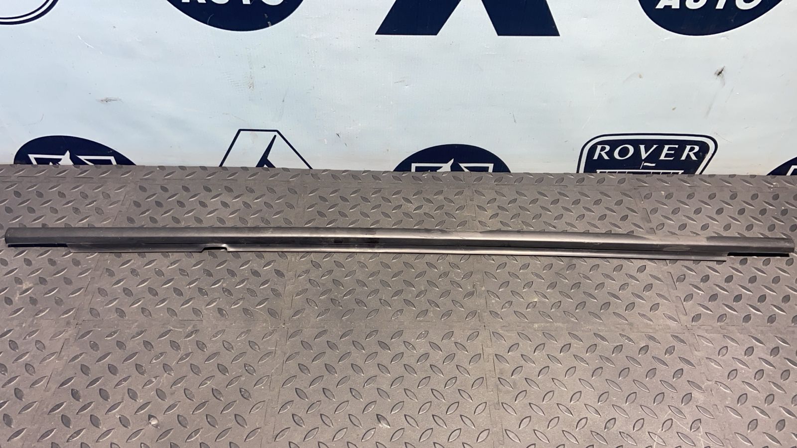 Уплотнитель двери задний левый Opel Zafira/B 2005-2014