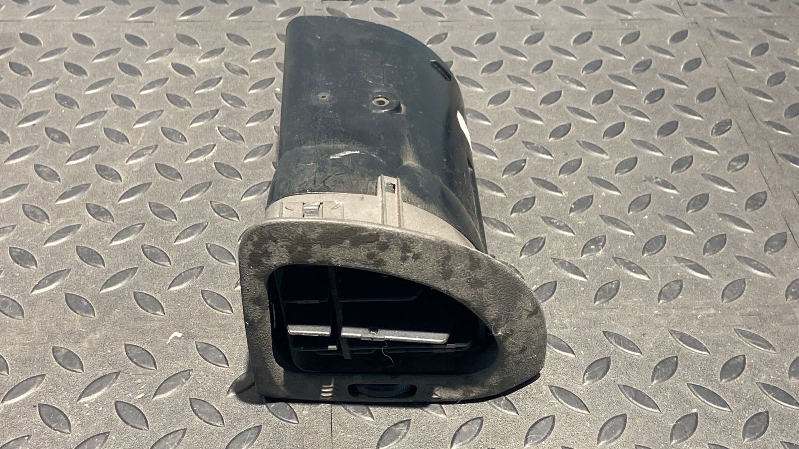 Дефлектор воздушный правый Ford Transit 2000-2006