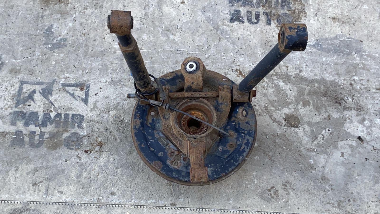 Кулак поворотный задний правый Land Rover Freelander 1998-2006