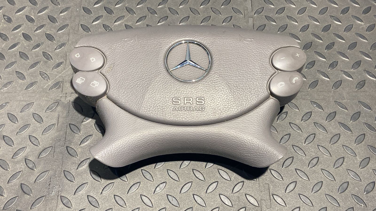 Подушка безопасности в руль Mercedes E/W211 2002-2009