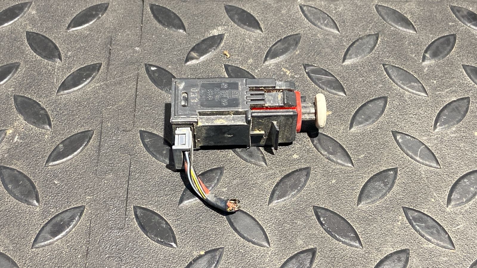 Датчик включения стопсигнала Opel Vectra/C 2002-2008