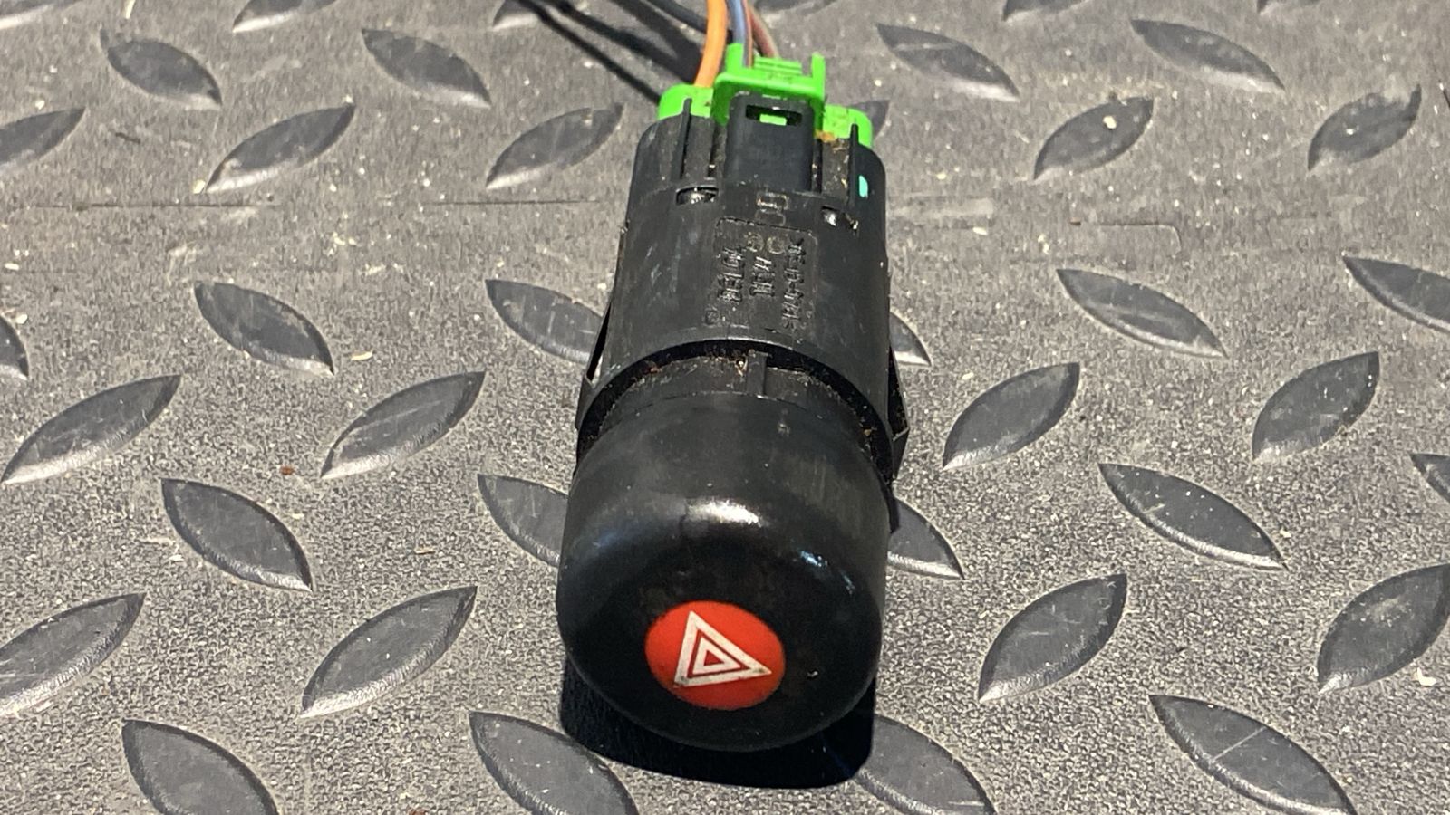 Кнопка аварийной сигнализации Ford Transit 2000-2006