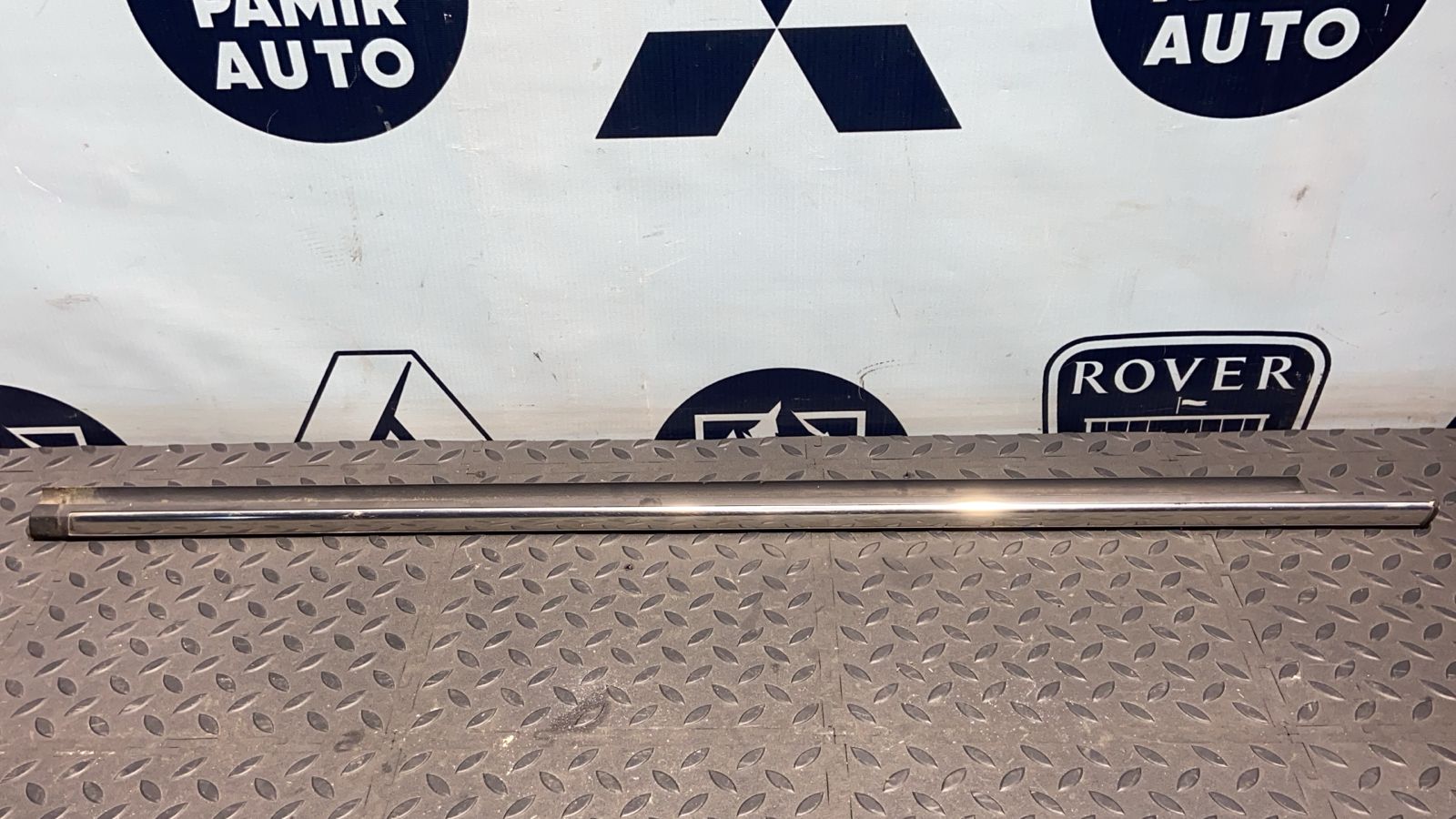 Уплотнитель двери передний левый Opel Astra/H 2004-2014