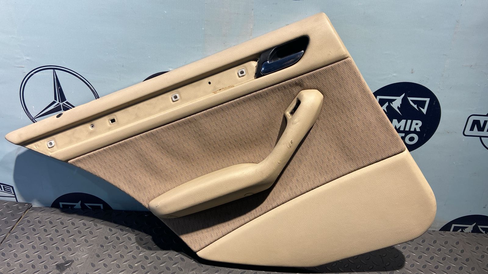 Обшивка двери задняя левая BMW 3/E46 1998-2007