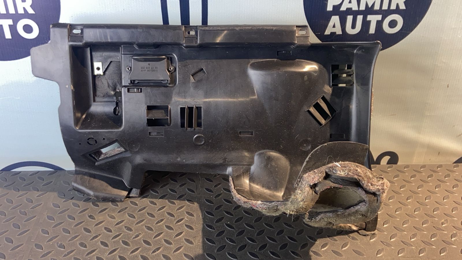 Накладка на торпедо левая Mercedes C/W203 2000-2008