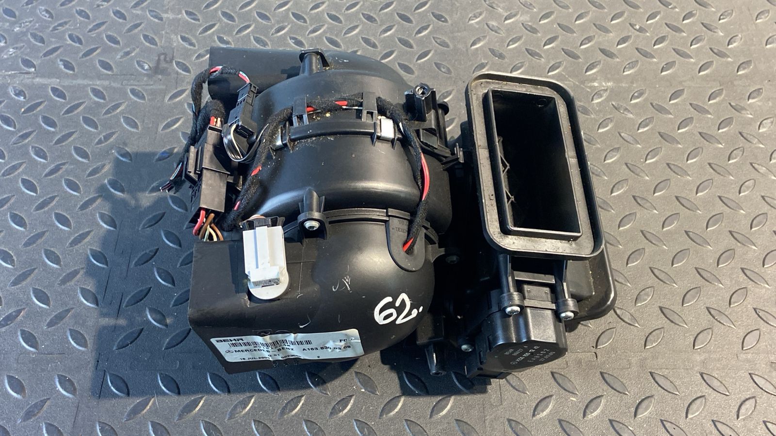 Моторчик отопителя Mercedes M/W163 1997-2005