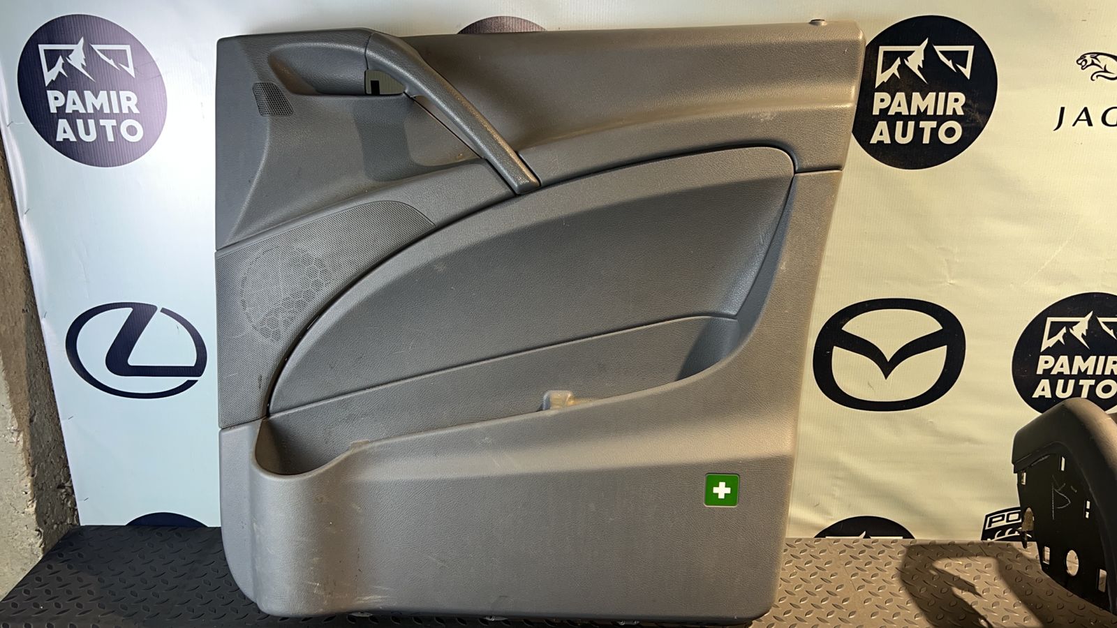 Обшивка двери передняя правая Mercedes Vito/W639 2003-2014