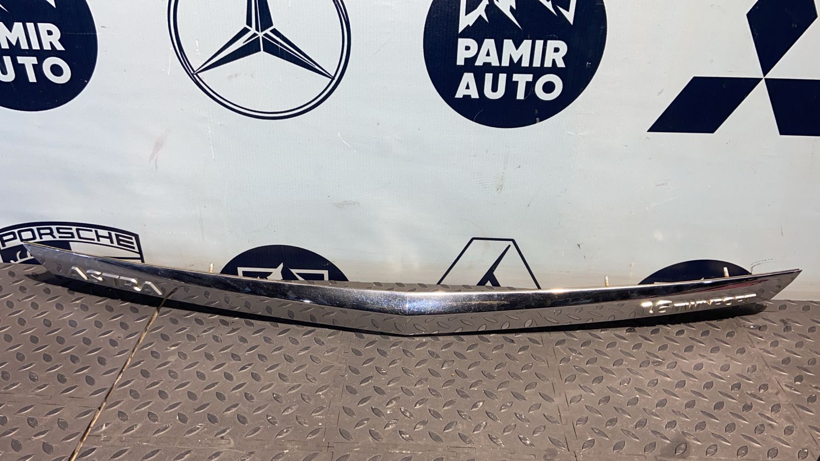 Накладка двери багажника Opel Astra/H 2004-2014