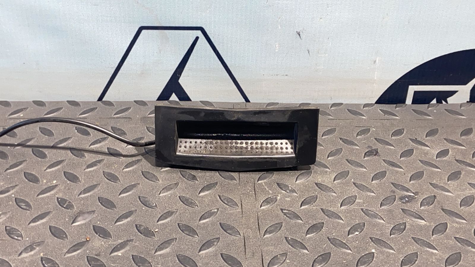 Ручка двери багажника Opel Astra/H 2004-2014